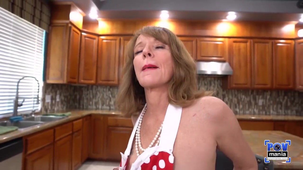 Hot Sexy Milf On Her Knees I With Cindi Sinclair, Cyndi Sinclair And Roc Khard