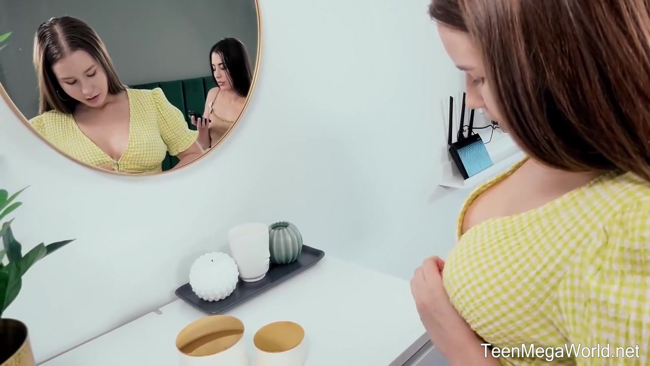 Amalia Davis, Regina Rich And Amalia Devis In Playful Lesbians Lick Gentle Pussies