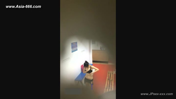 peeping chinese girls bathing.27