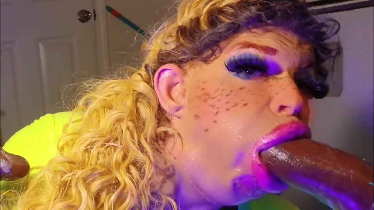 Deepthroat Machine Bbc Bimbo Transseual