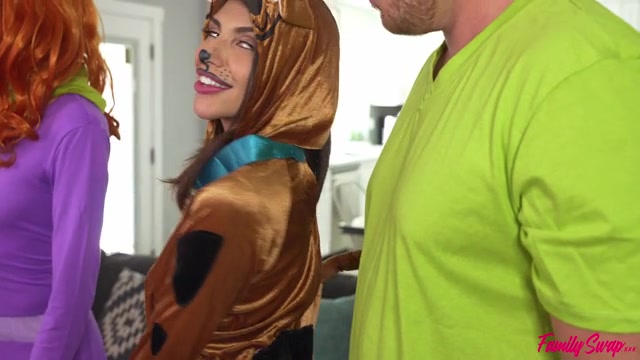 Would You Do It For A Swap Snack - S4:E1 - Familyswap