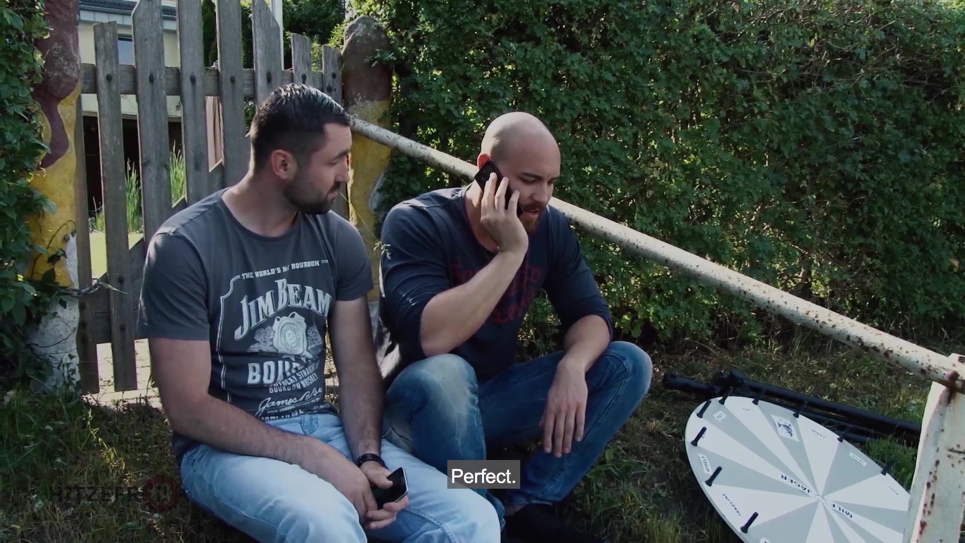 Photographer Unpacks Boner - Hitzefrei