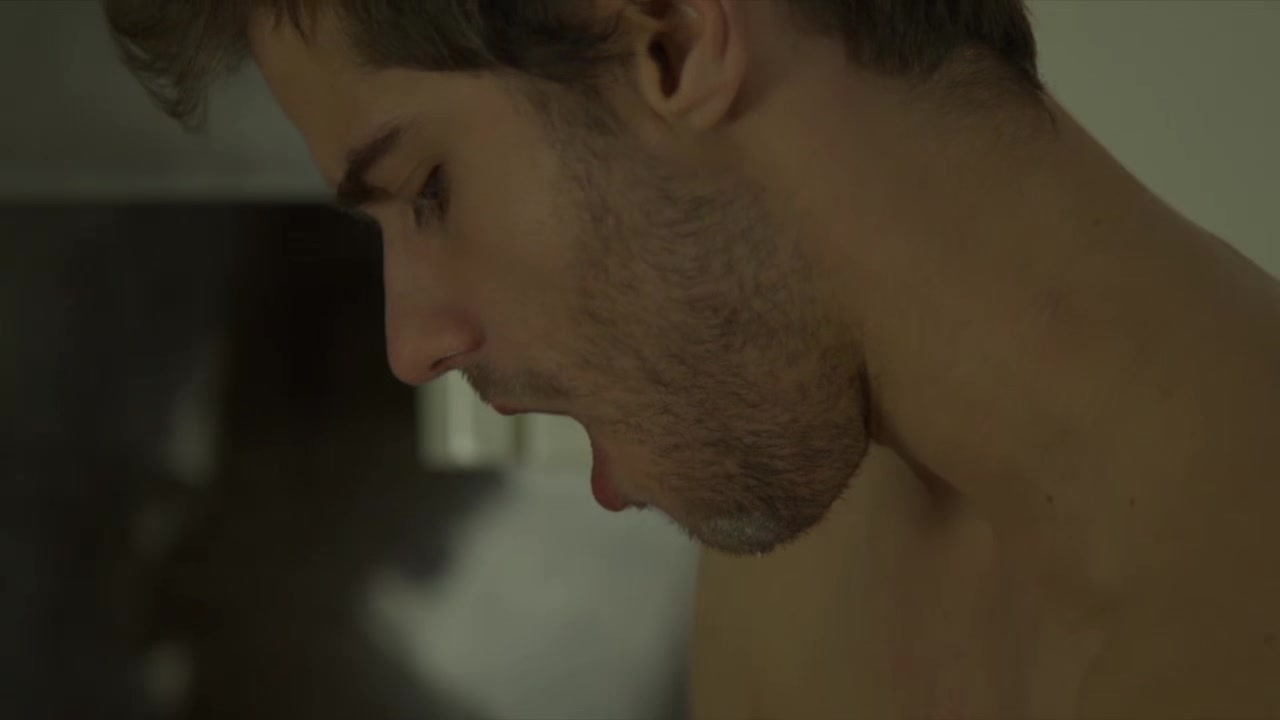Kinky Teen in the Kitchen - VersoCinema