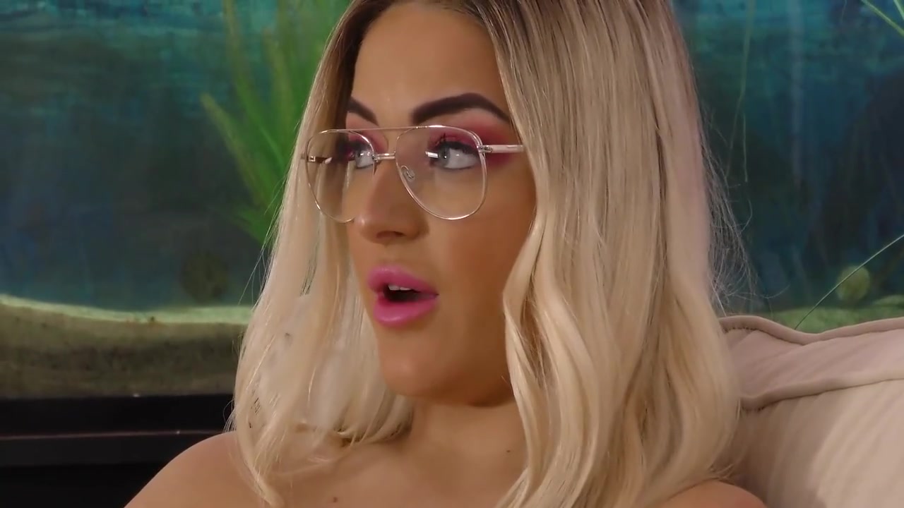 Has Her Way With Crystal - Dee Melons