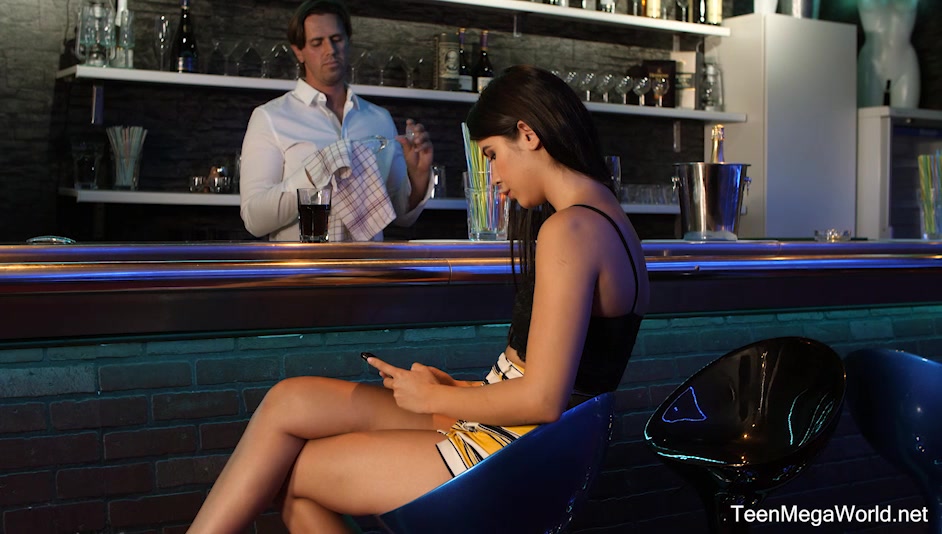 upset girl cheats with a bartender - AnalBeauty