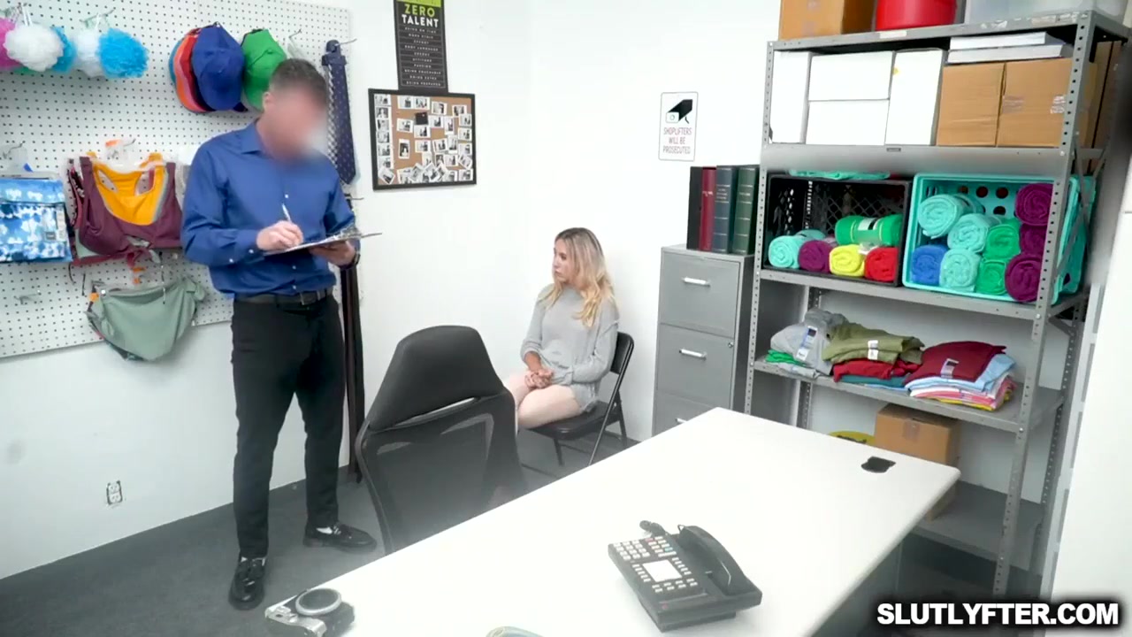 Mike Mancini And Paisley Bennett - Officer Banging Sweet Tigh