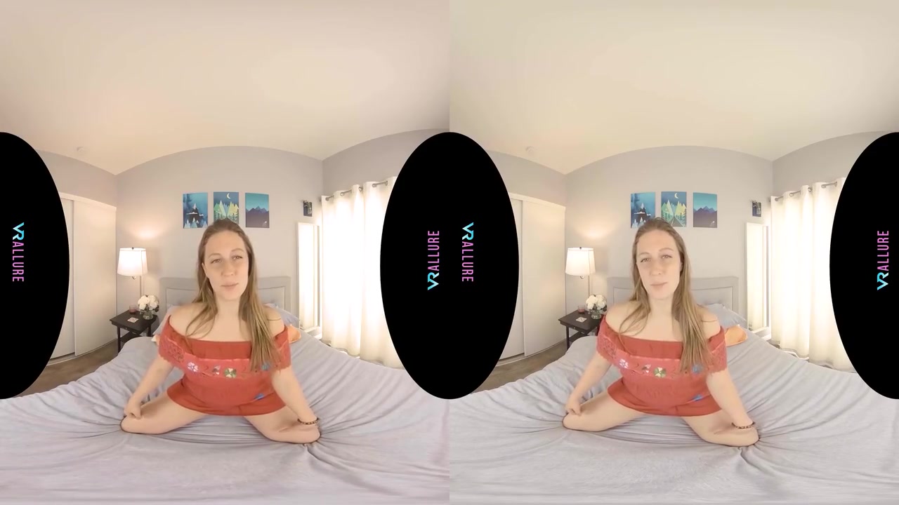 Febby Likes To Show Off Her Curves! - Virtual Reality