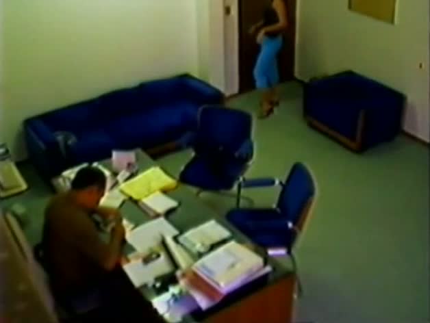 Quick amateur blow in the office