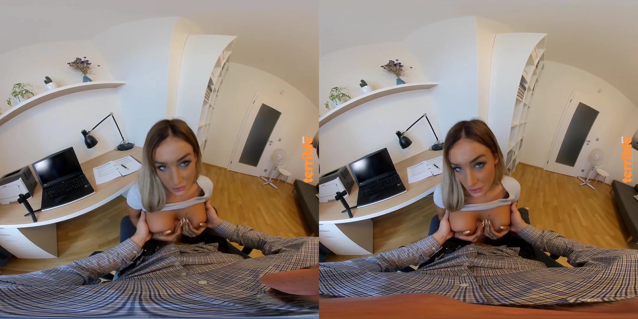 Daisy Lee in Dresscode Issues - Prologue - perVRt