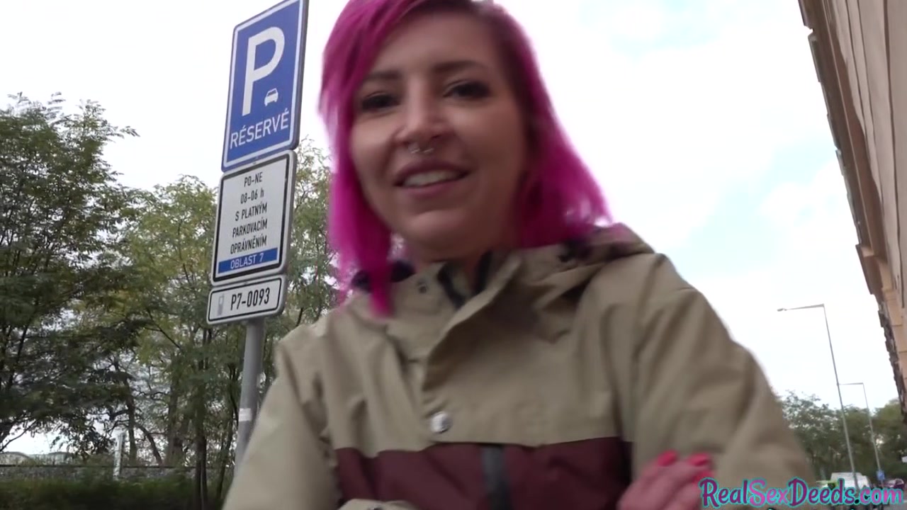 Czech babe pulled into giving head and banging for cash
