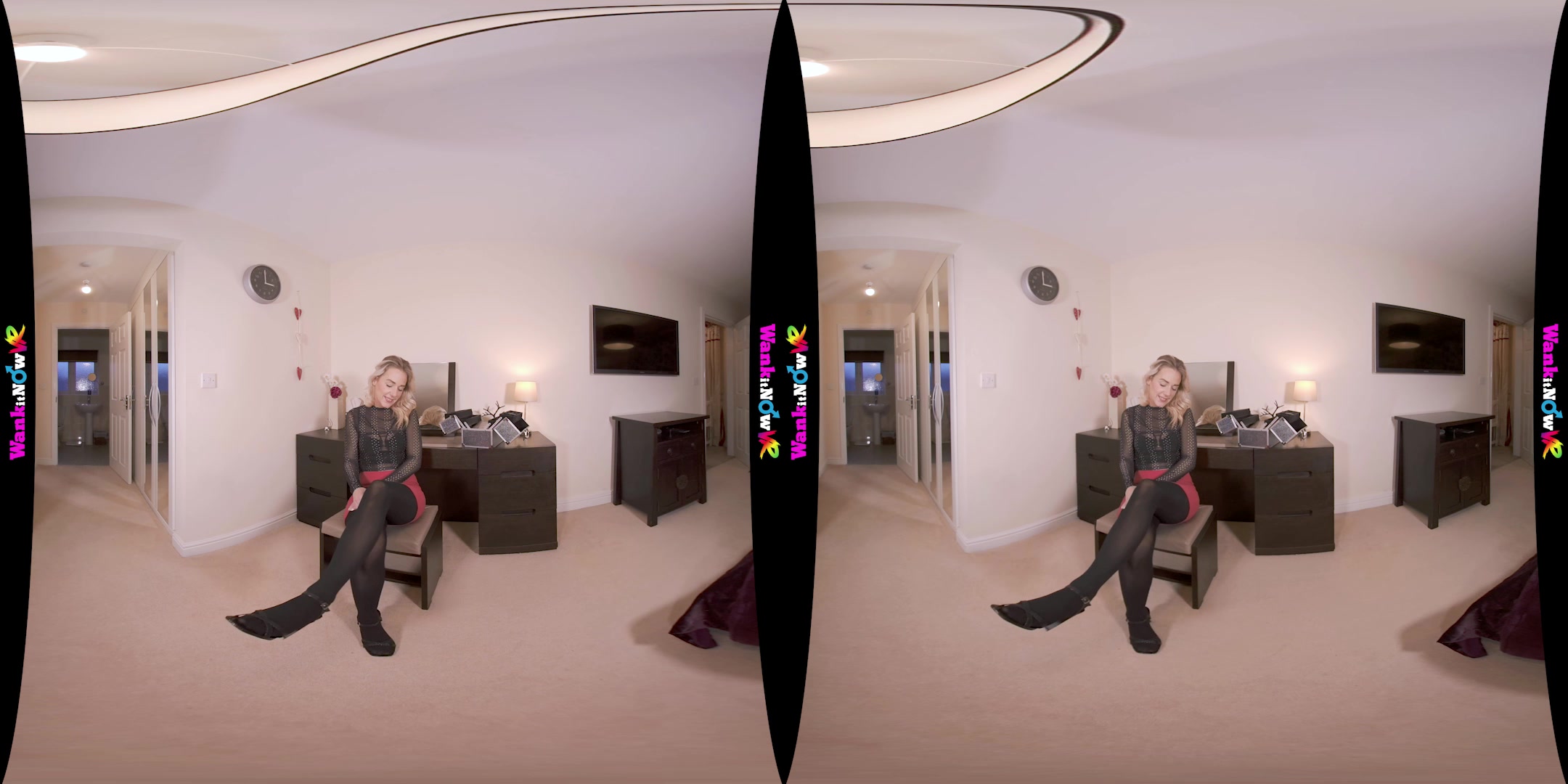 Horny Help featuring Amy W - WankitNowVR