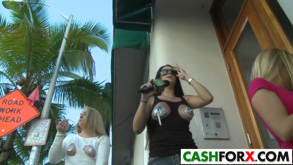 Hot girls get wet for bucks
