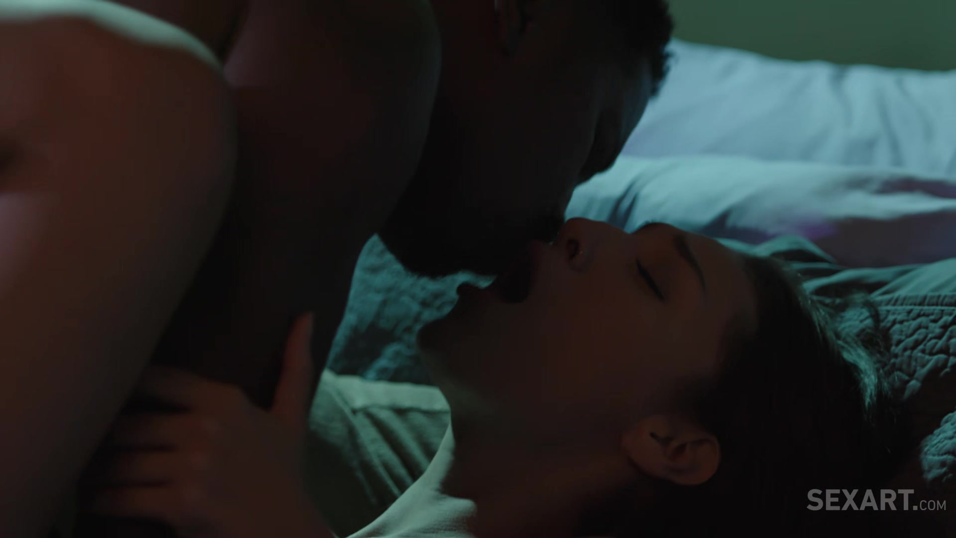 Coming Home - Bella Rolland & Isiah James - SexArt