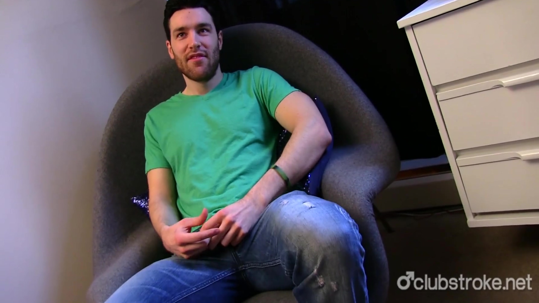 Amateur Straight Guy Tommy Jerks Off