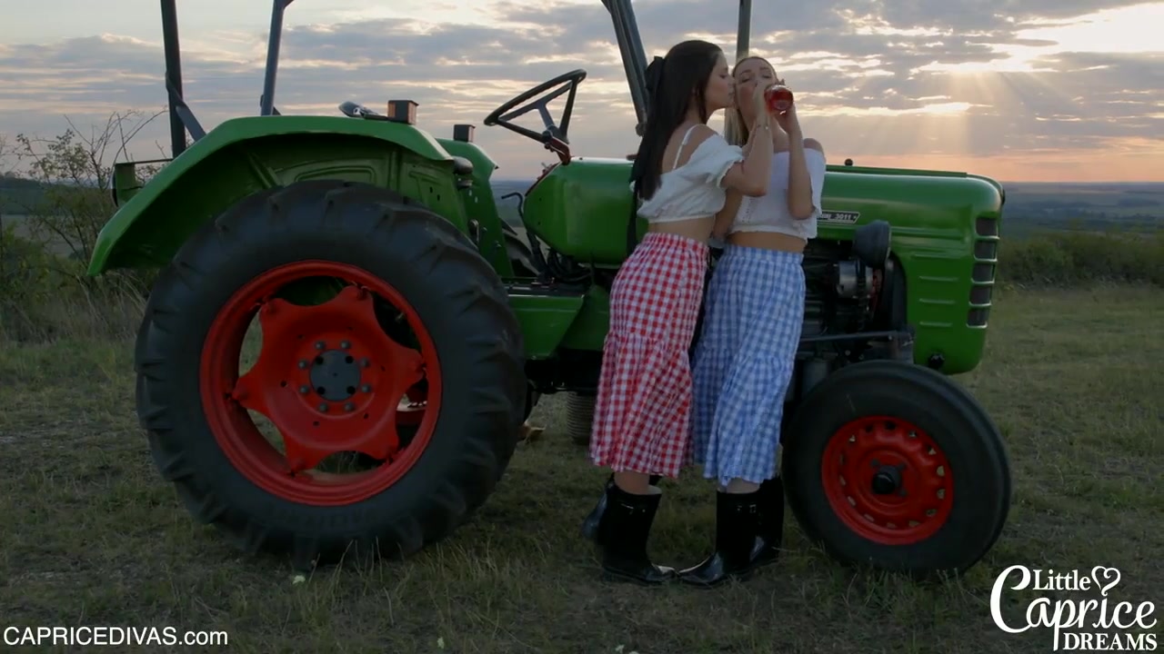 CAPRICE DIVAS MORAVIAN GIRLS - Little Caprice Dreams