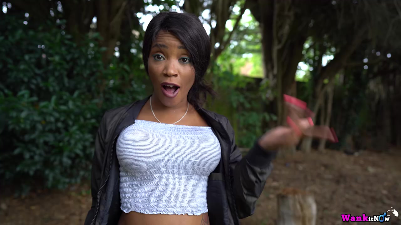 Kiki Minaj - Garden Spy - Sexy Videos - WankitNow