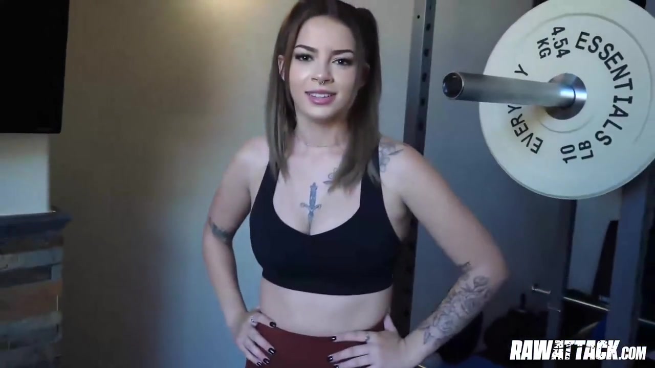 Stunning Round Tits Having Intense Gym Hardcore Sex - Bella Luna