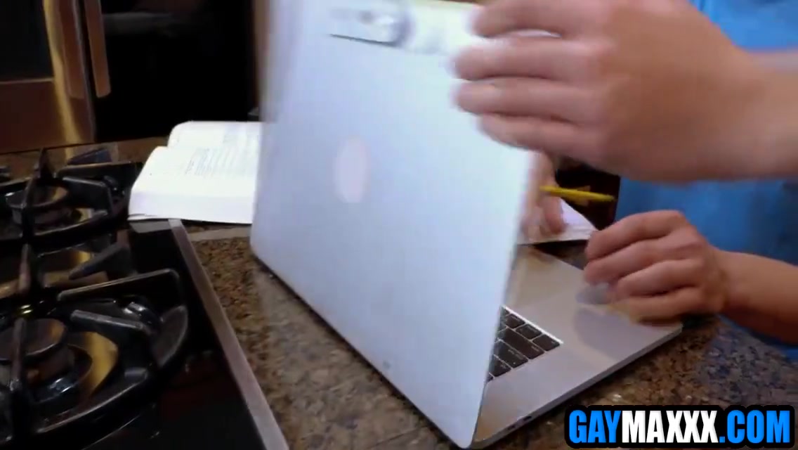 Passive Guy Freeused By Roommate - Gay Porn, Asher Day And Kane Fox