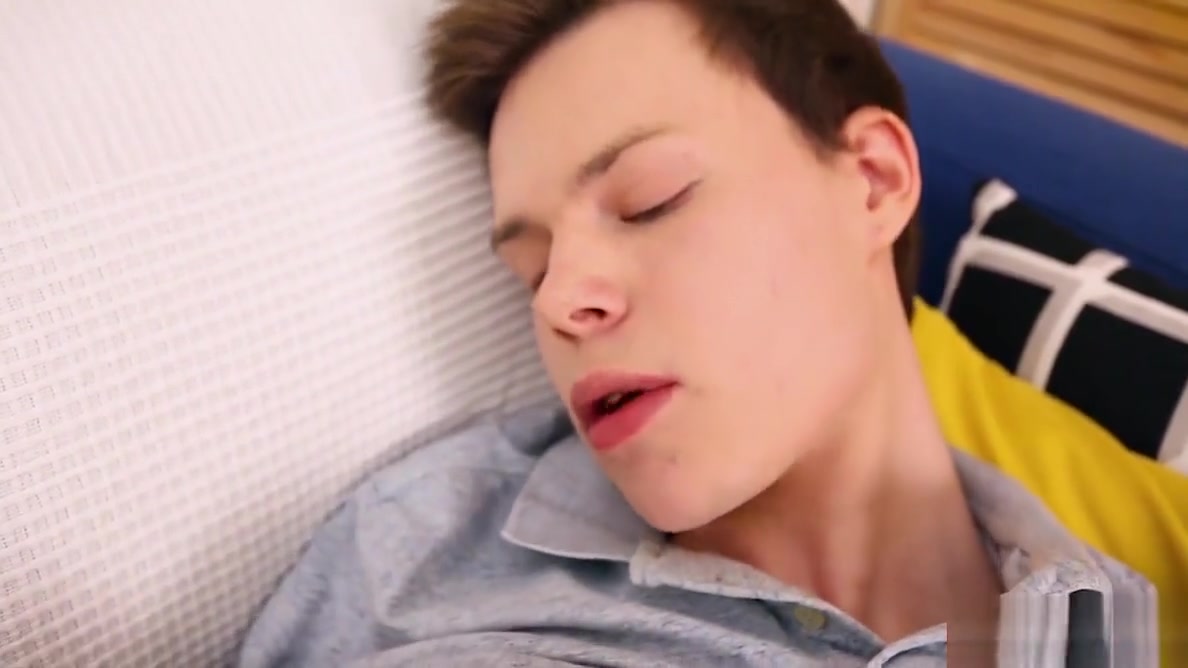 Hung twink Kristian showers himself with cum
