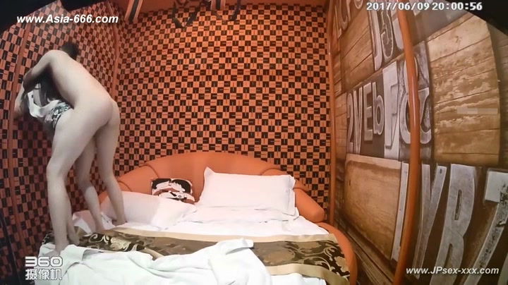 Hackers use the camera to remote monitoring of a lover's home life.445