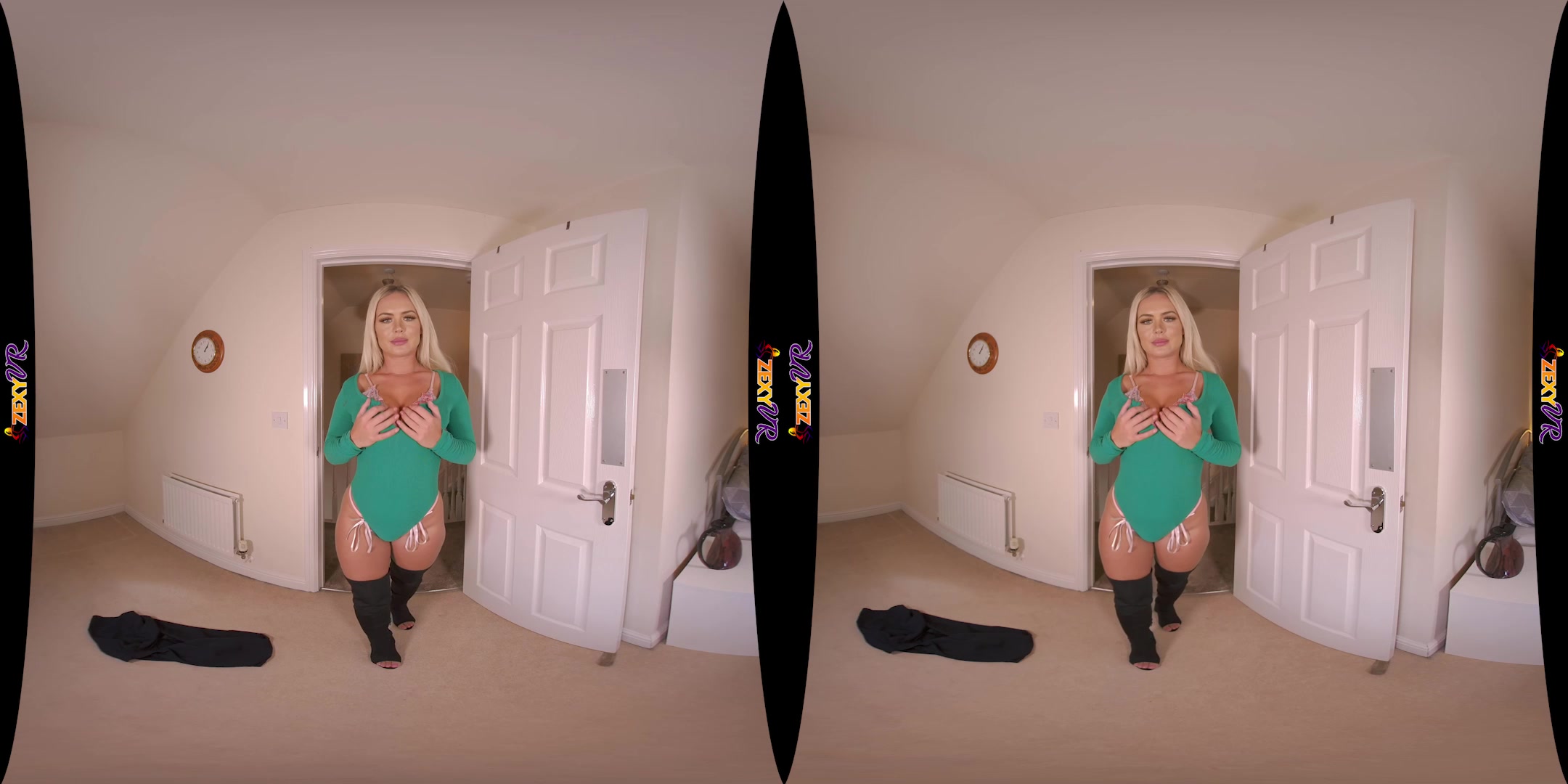 Foreplay featuring Louise - ZexyVR