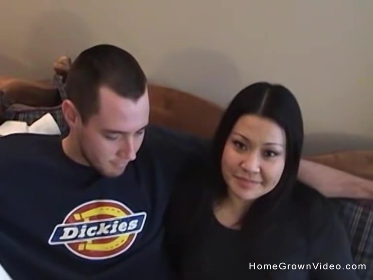 Thick Asian amateur gets plowed by her boyfriend