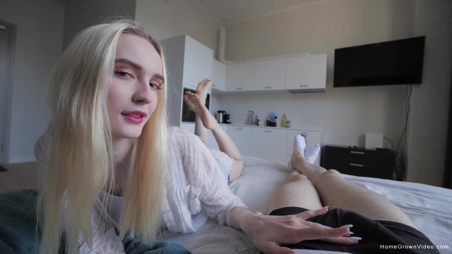When gorgeous Shina wants that cock and cum Ryen can't possibly say no.