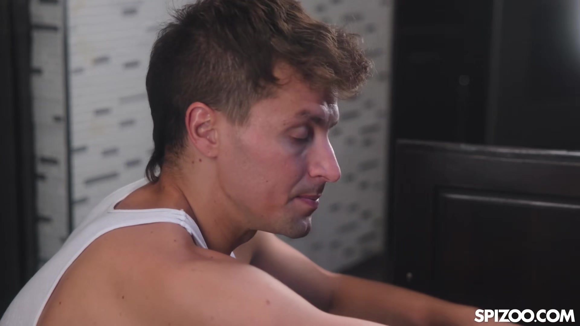 Sophia Burn Seduces Handsome Dude Before Hard Fucking