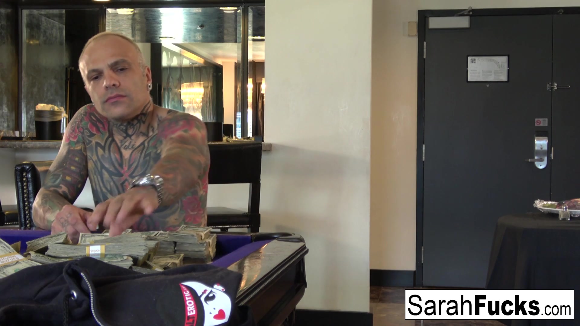 Sarah Jessie in Car Jacker Sarah Jessie Follows The Guy To The Hotel Room To Fuck Him - PUBA