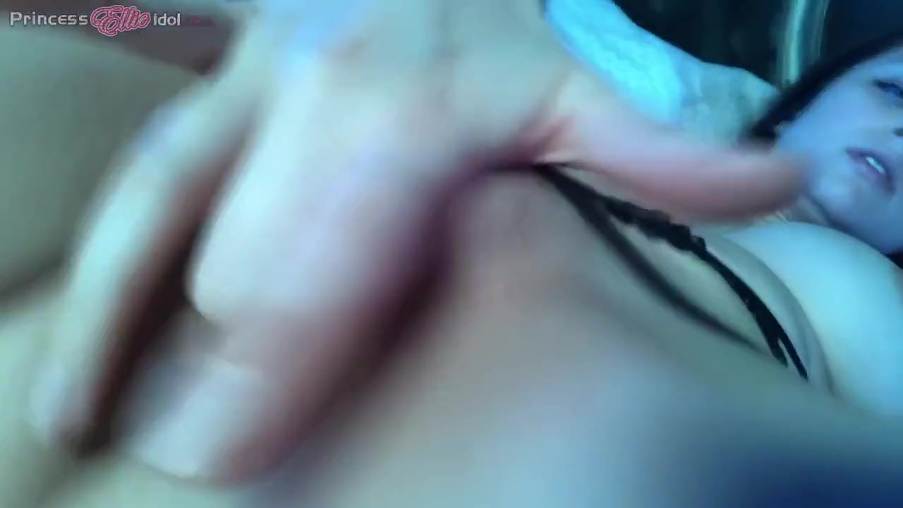 Blue Light Masturbation - Ellie Idol