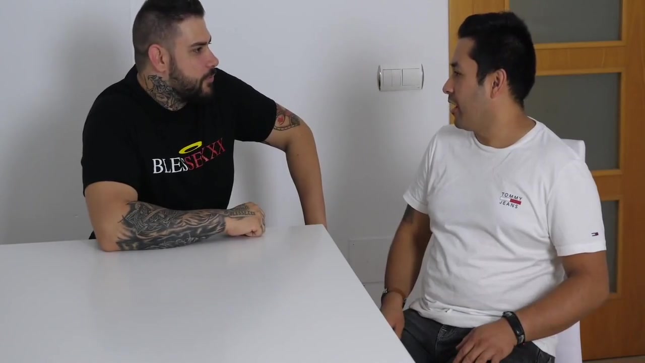 My Friend Lends Me His Girlfriend 10 Min With Munequita Enfadada And Magic Javi