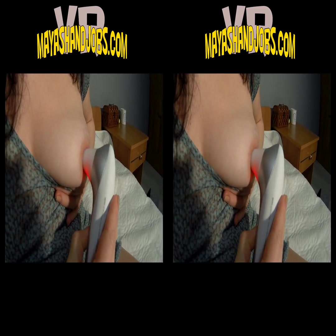 Maya in Womanizer Pro On My Clit - MayasHandjobsVR