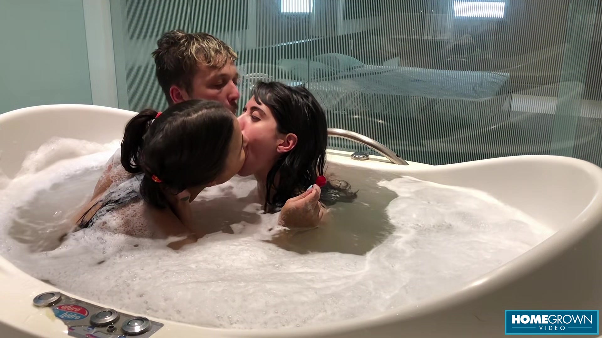 Scarlett and sexy new girl July join Stephan in the tub for a sweet and wet play session!