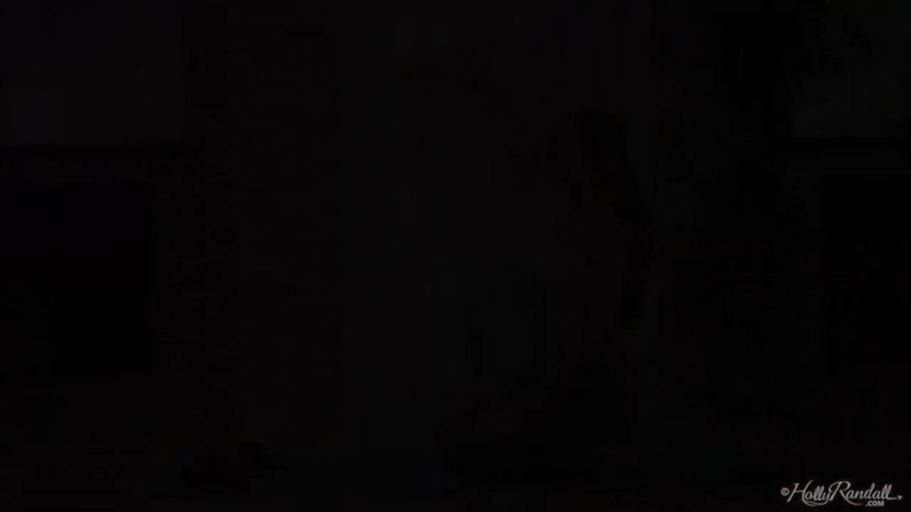 Lovely Debora Striptease In The Middle Of Her Workout