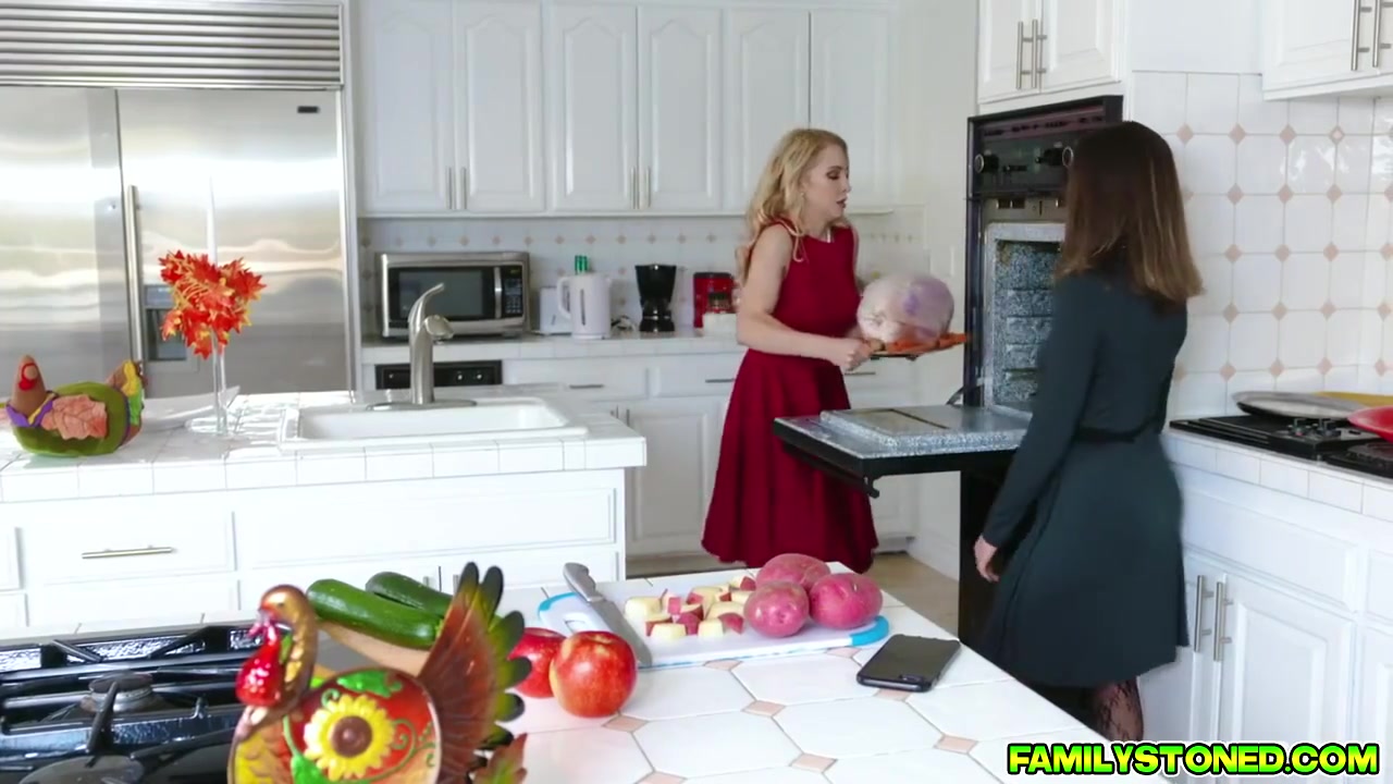 Eats Her Stepmoms Tight Pussy While Getting - Aften Opal