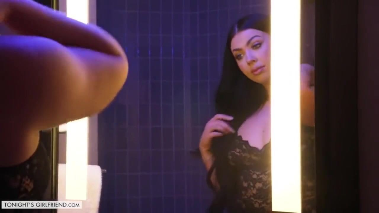 Sexy Pornstar Makes Fans Day By Smothering With Holly Day And Holly Morgan