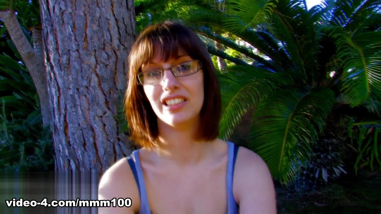 Lola Vinci in Video Interview Porno With Lola Vinci - MMM100