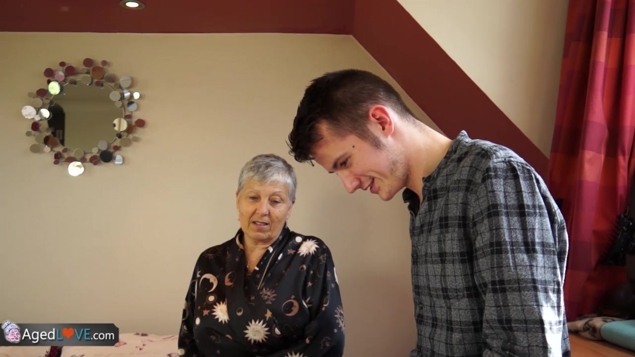 Granny Savana fucked with really hard big stick