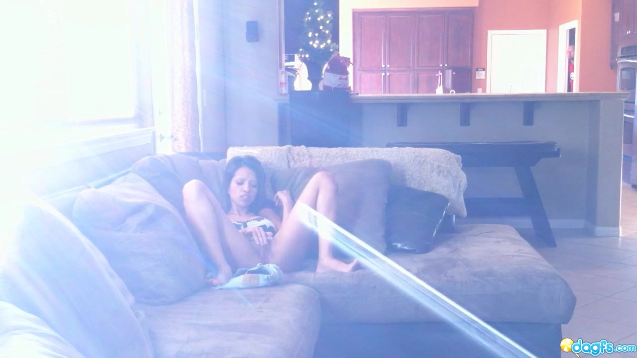 Latina Caliente Yessie Masturbating - RealLatinaExposed