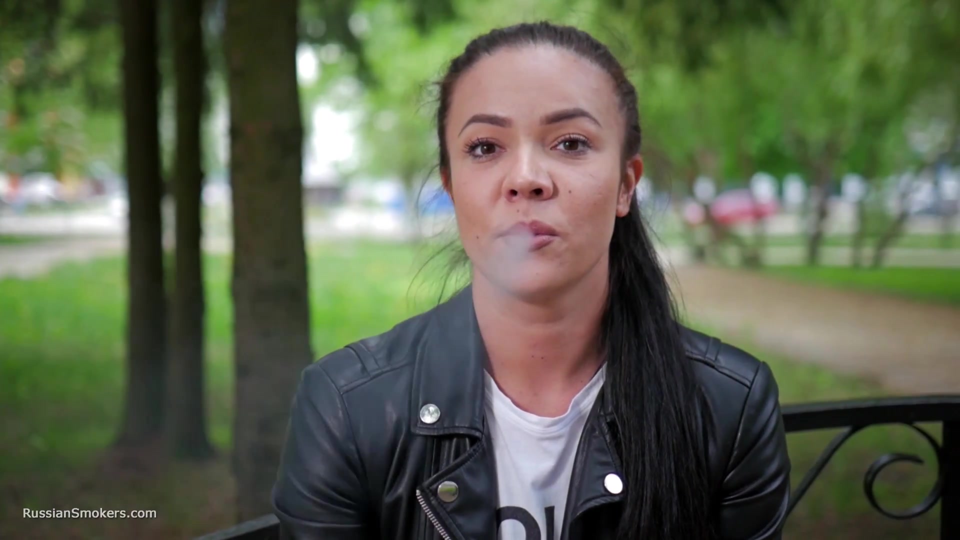Fitness Instructor Tanya Is Smoking 120mm Saratoga And Giving An Interview