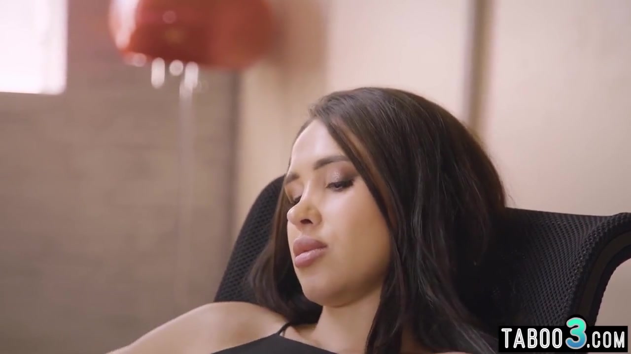 Alyssa Bounty - Talented Babe Triggering Lovers Big Male Stick