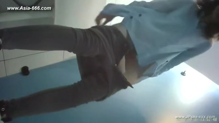 chinese girls go to toilet.117
