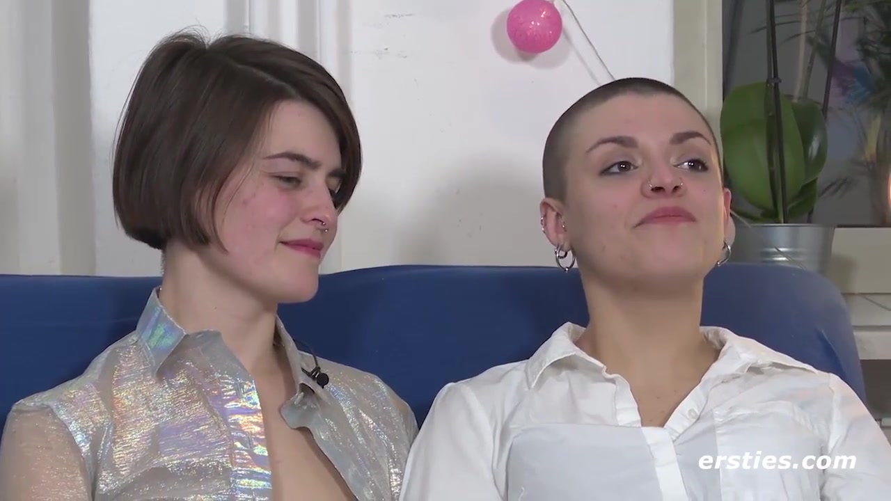 Luna S Gibt Tumpie Ein Heibes Rimming Mit Ihrer Zunge