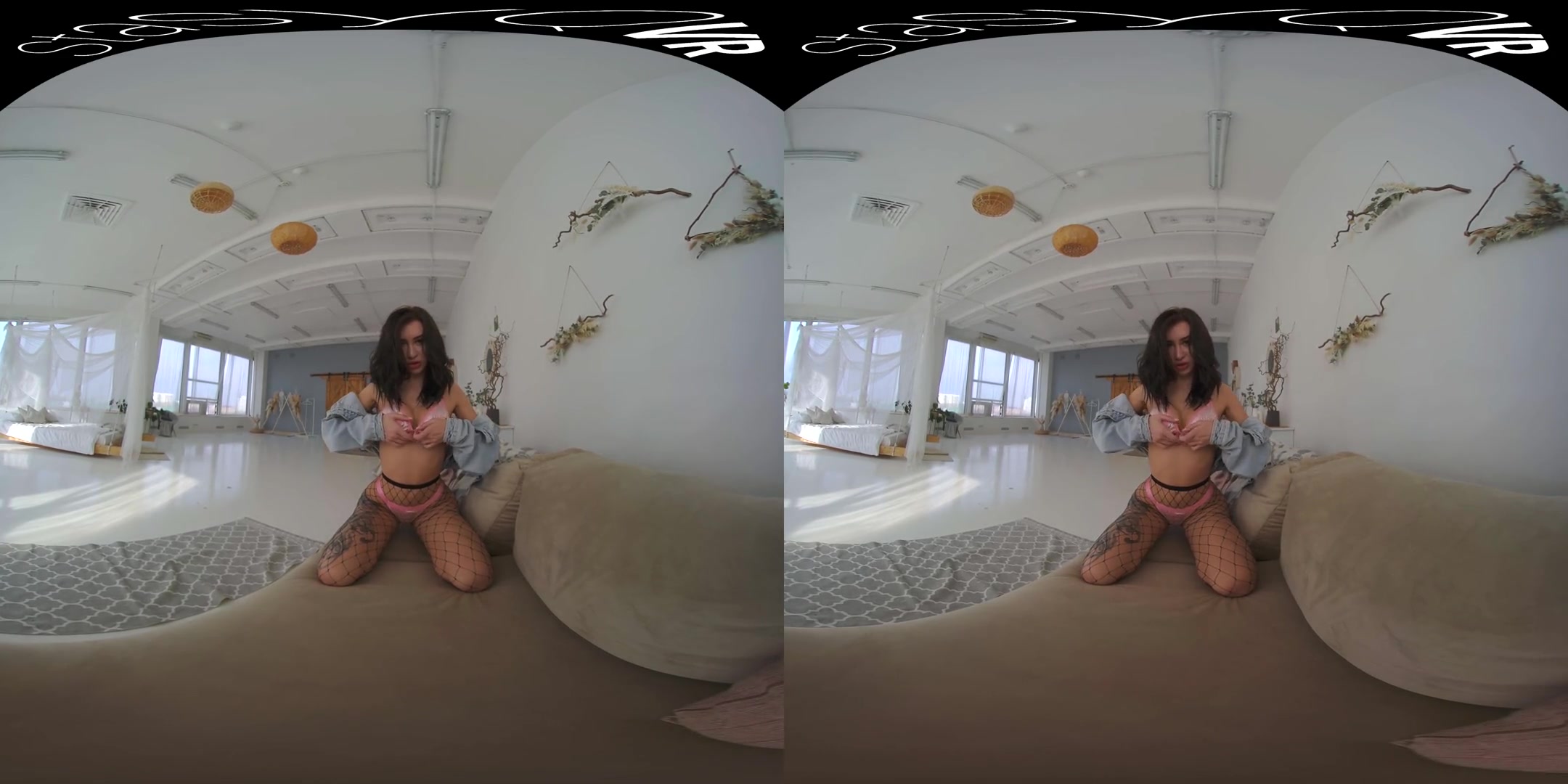 The Rose's Thornes - Busty Babe High Class Solo Striptease Ultra High Resolution VR