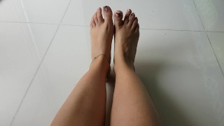 yummy feet and legs