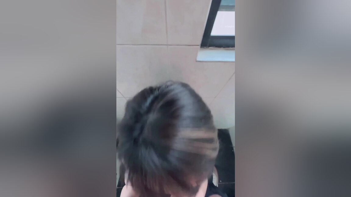 Asian Amateur teen 18+ Giving Blowjob
