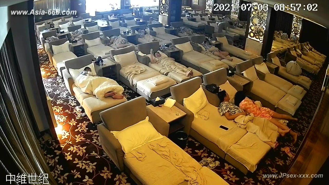 Hackers use the camera to remote monitoring of a lover's home life.564