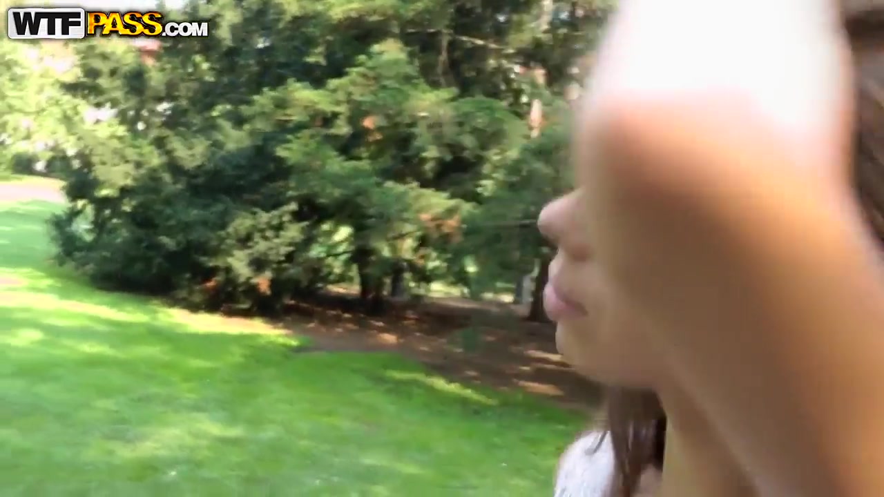 Sexual babe Ferrera Gomes is stripping outside