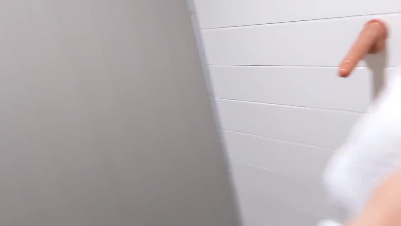 Bathroom Dick Sucking With Exclusive Video! - Puma Swede