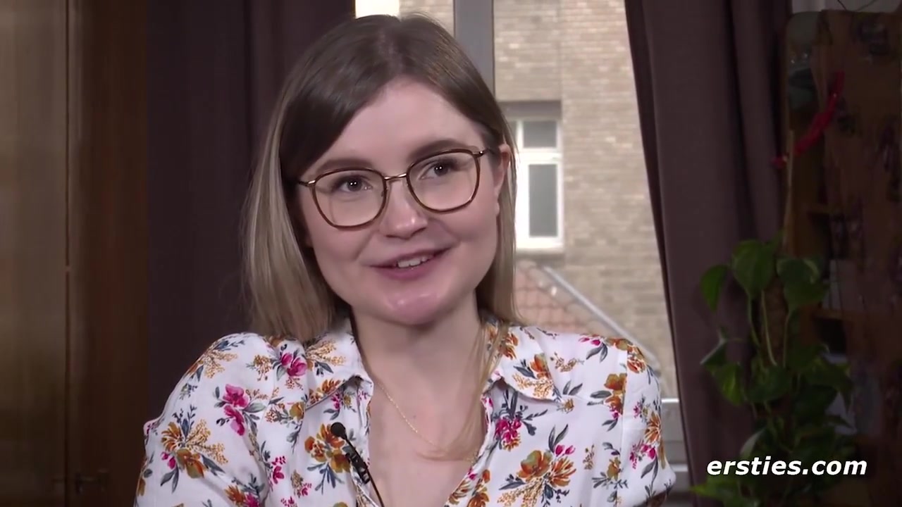 Lehramtsstudentin Emily Liebt Es, Mit Toys Zu Masturbieren
